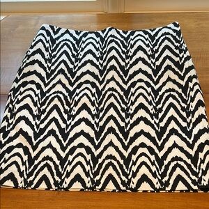 Banana Republic Factory Black / White Zebra Print Fully Lined Pencil Skirt - 12